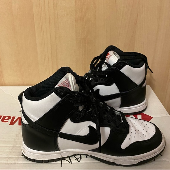 Nike “Wmns dunk high” in black and white - Picture 5 of 8